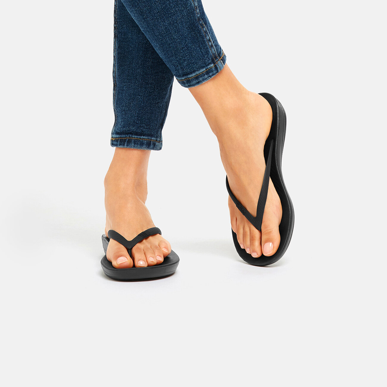 Iqushion Ergonomische Slippers voor Vrouwen Zwart Original Brands